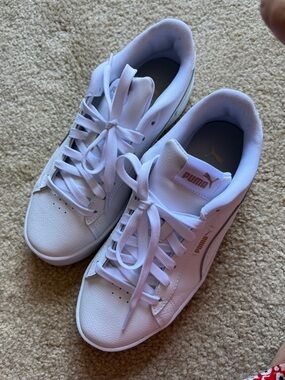 Puma White Court Sneakers Low-Top Leather Sneakers with Gold Logo